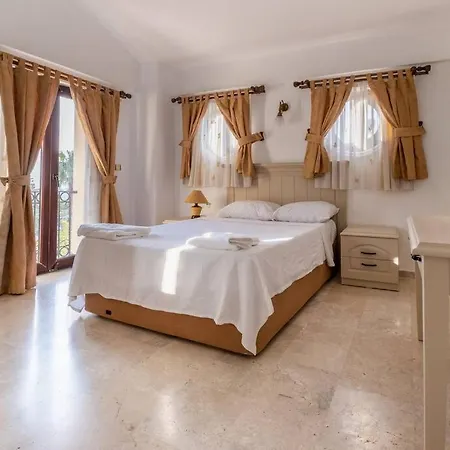 Oludeniz'de Genis Bahceli Villa-awz204 페티예